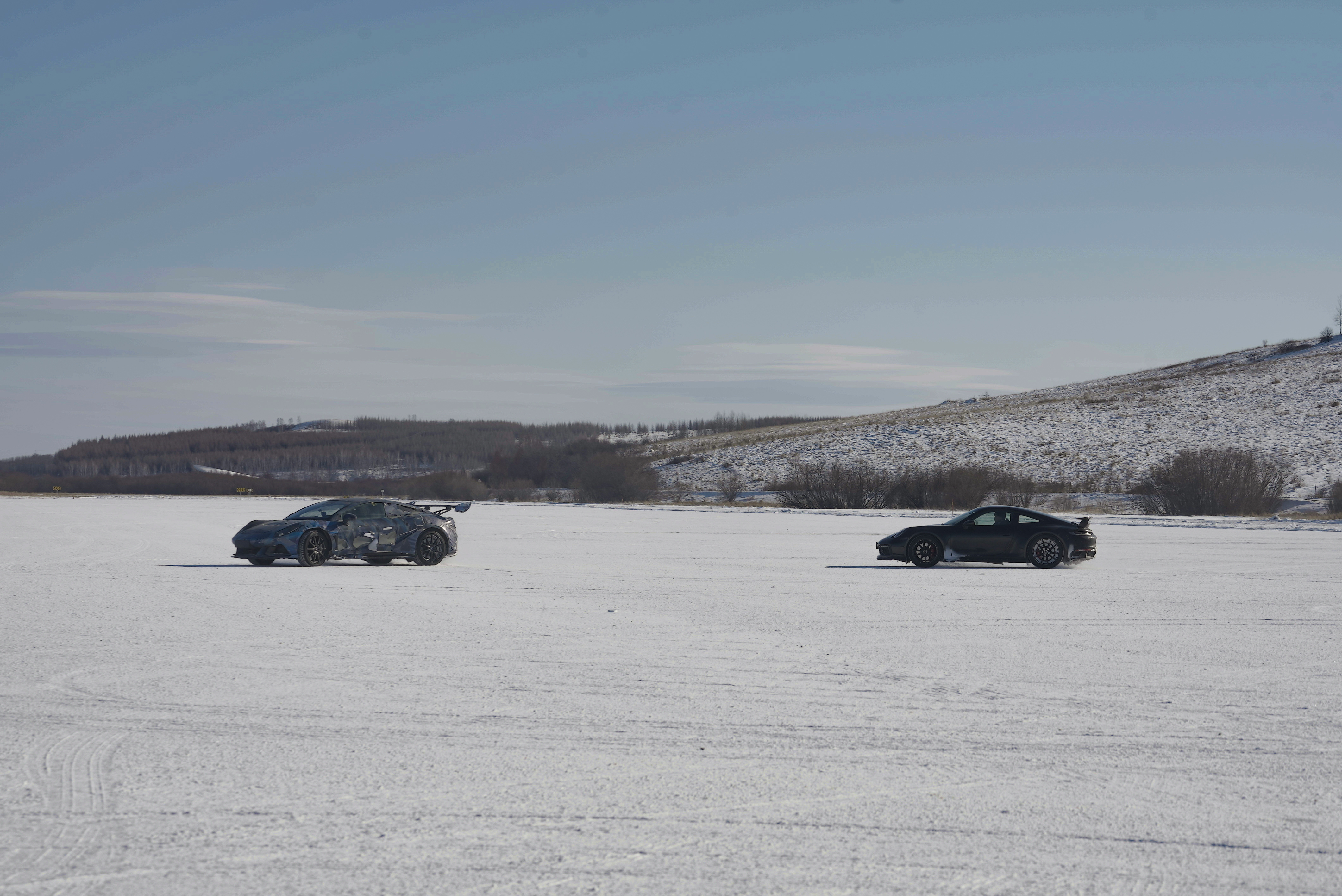 雄兔脚扑朔，雌兔眼迷离。人手一台911的时代。911是男人的浪漫，但这台神秘车型