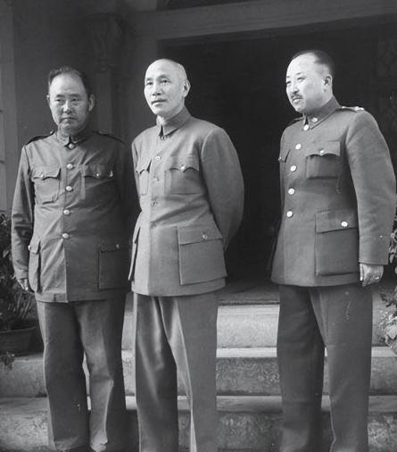 1949年1月，国民党上将卫立煌被软禁在南京，黄埔军校校长关麟征去探望，却被门口