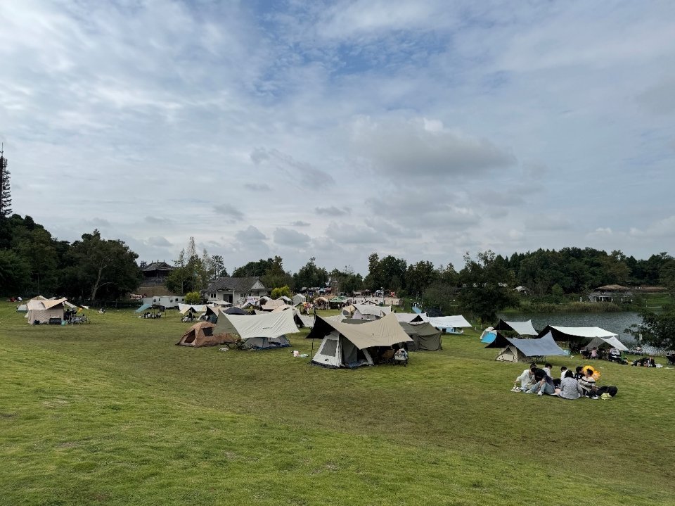 昨晚，和一位女生朋友聊天，她清醒的消费观，正是很多人欠缺的。 她说，太多人把“省