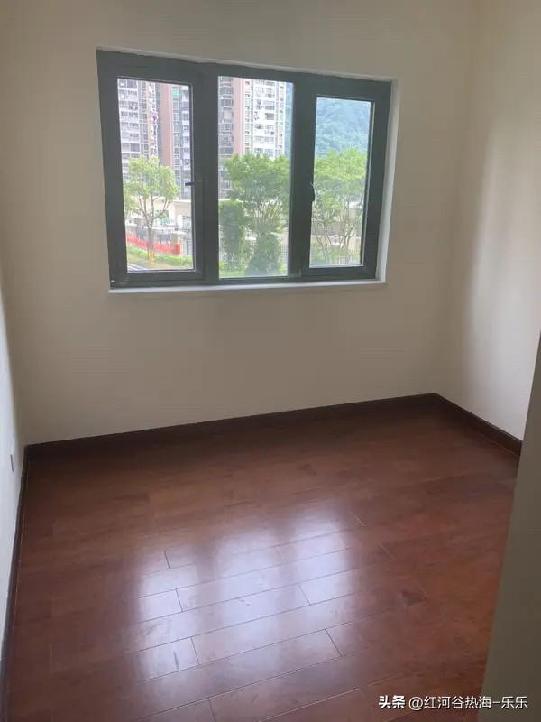 采光真的那么重要吗？
我可以明确的告诉你，真的重要！！！
刚毕业的时候，我租住过