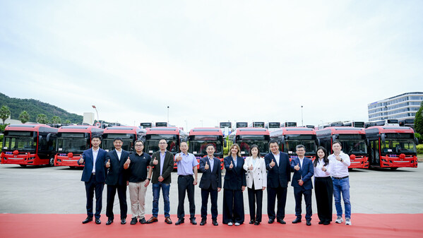 菲亚特动力科技助力首批金龙客车交付塞尔维亚公共交通系统，巩固了其在天然气动力领域的领先地位