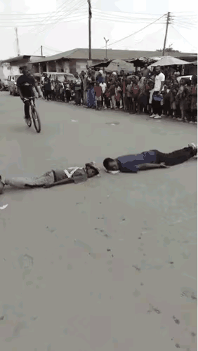 不是从小玩到大的绝对没这信任～