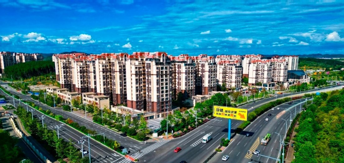乌兰察布产业赛道换了，但踏实利用本土资源的内核没变。充沛的风能光能就地转化成算力