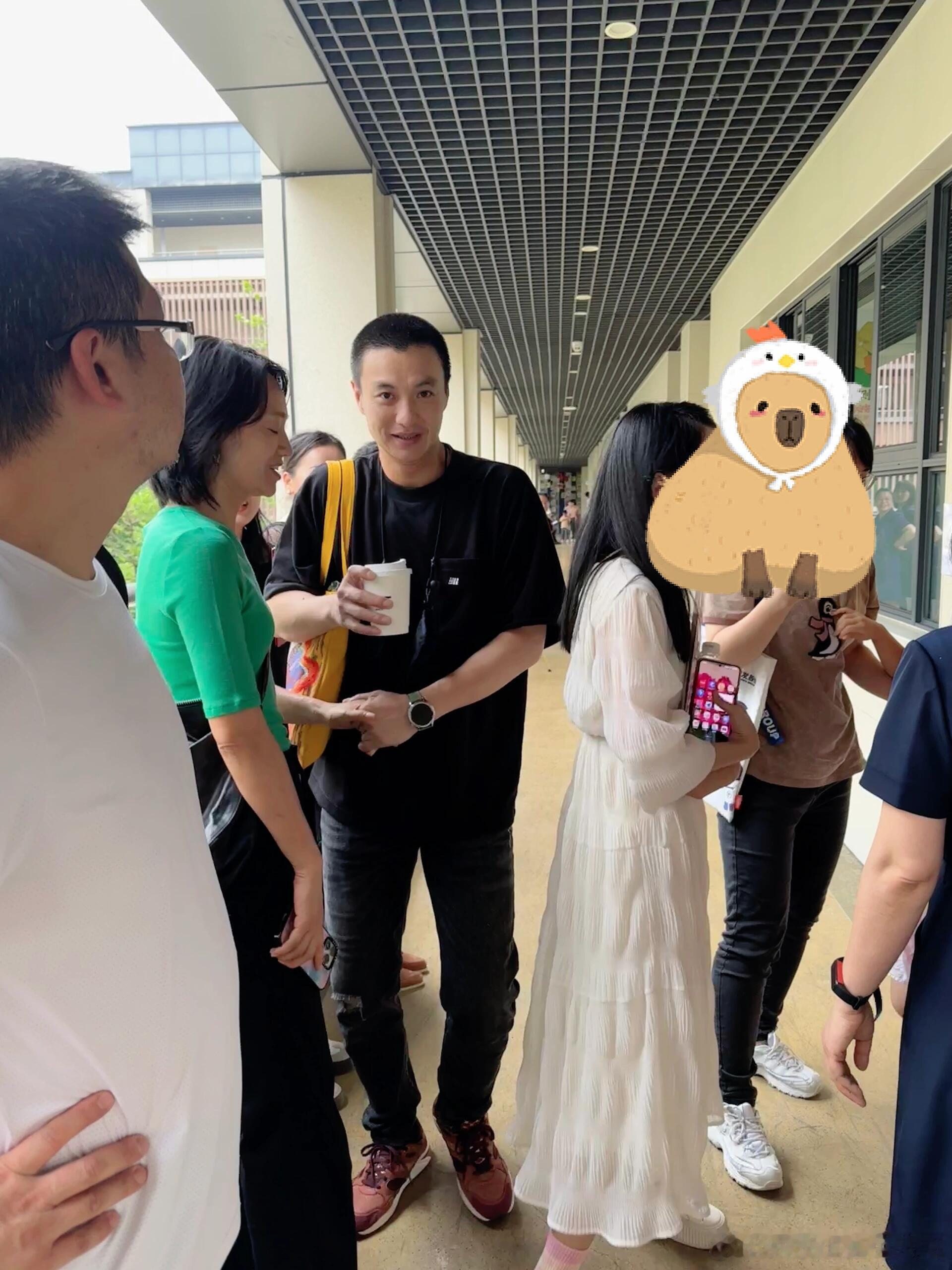 #朱丹周一围带女儿参加小学入学测试##朱丹周一围带女儿参加入学测试# 朱丹周一围