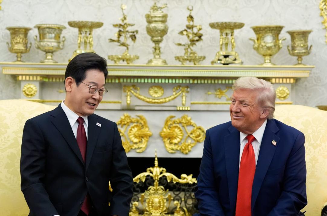 韩国《韩民族日报》记者郑义吉写了一篇文章，拿一千三百年前的新罗举例，称赞李在明拒
