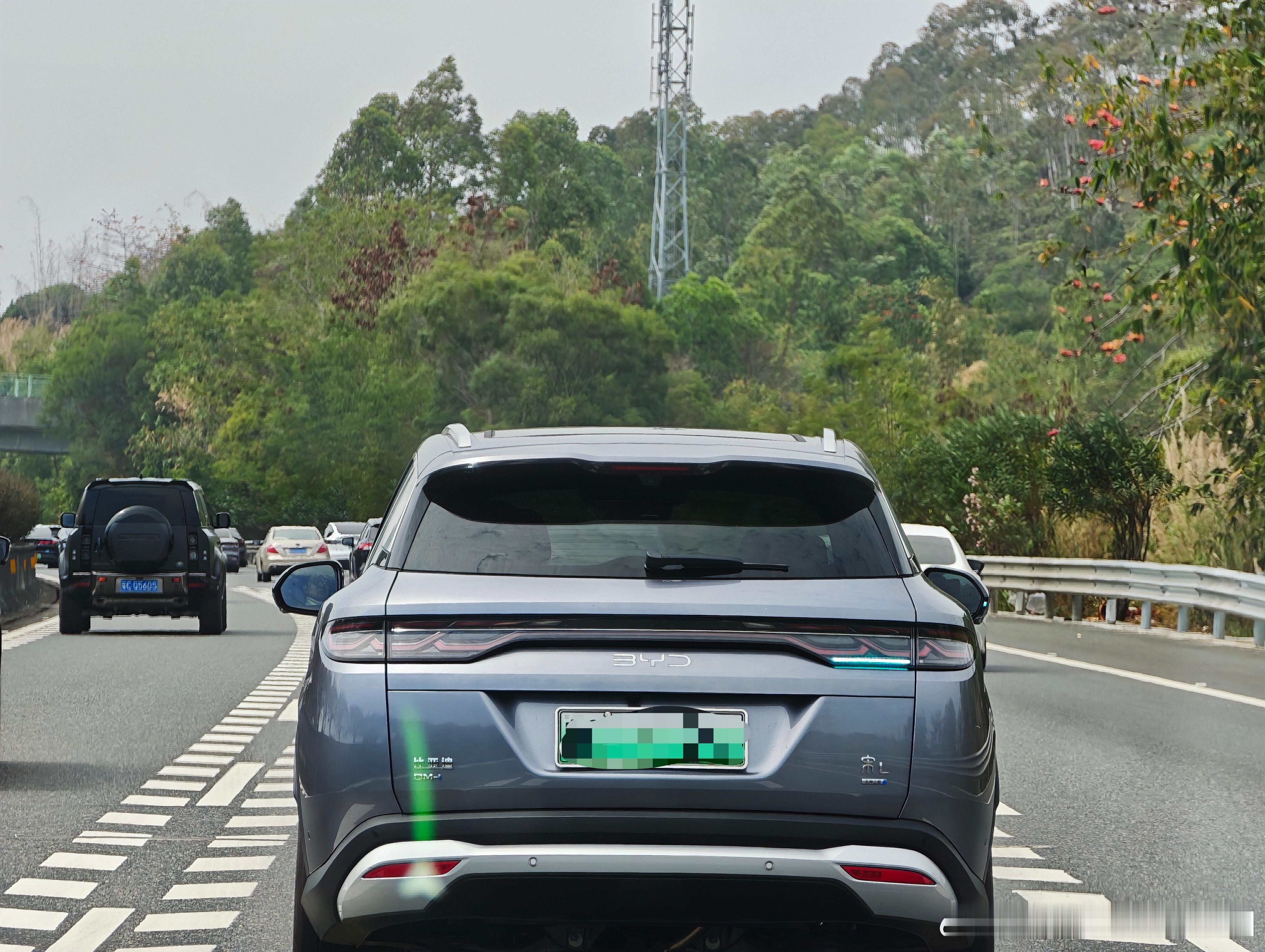 进入广东省 天神之眼陆陆续续多了起来这台宋L的小蓝灯超了我还想变道继续超到处都是
