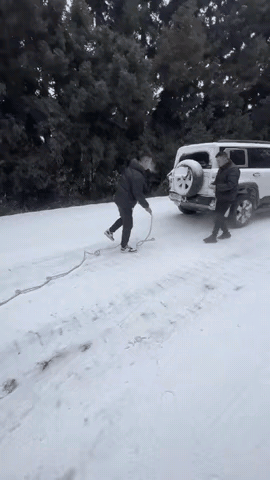 人们往往高估自己的能力，而轻视自然的威力。这样的教训过去现在将来一直会发生。