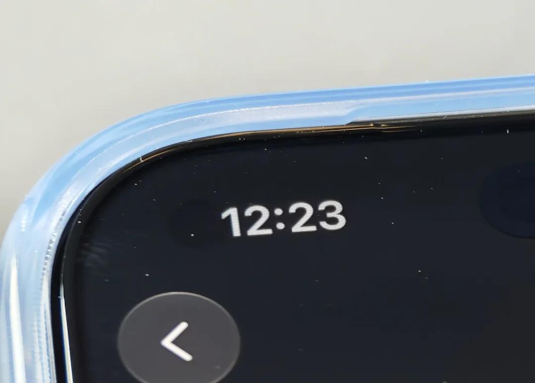 iPhone18Pro 的屏下 FaceID
苹果iPhone18Pro系列的屏