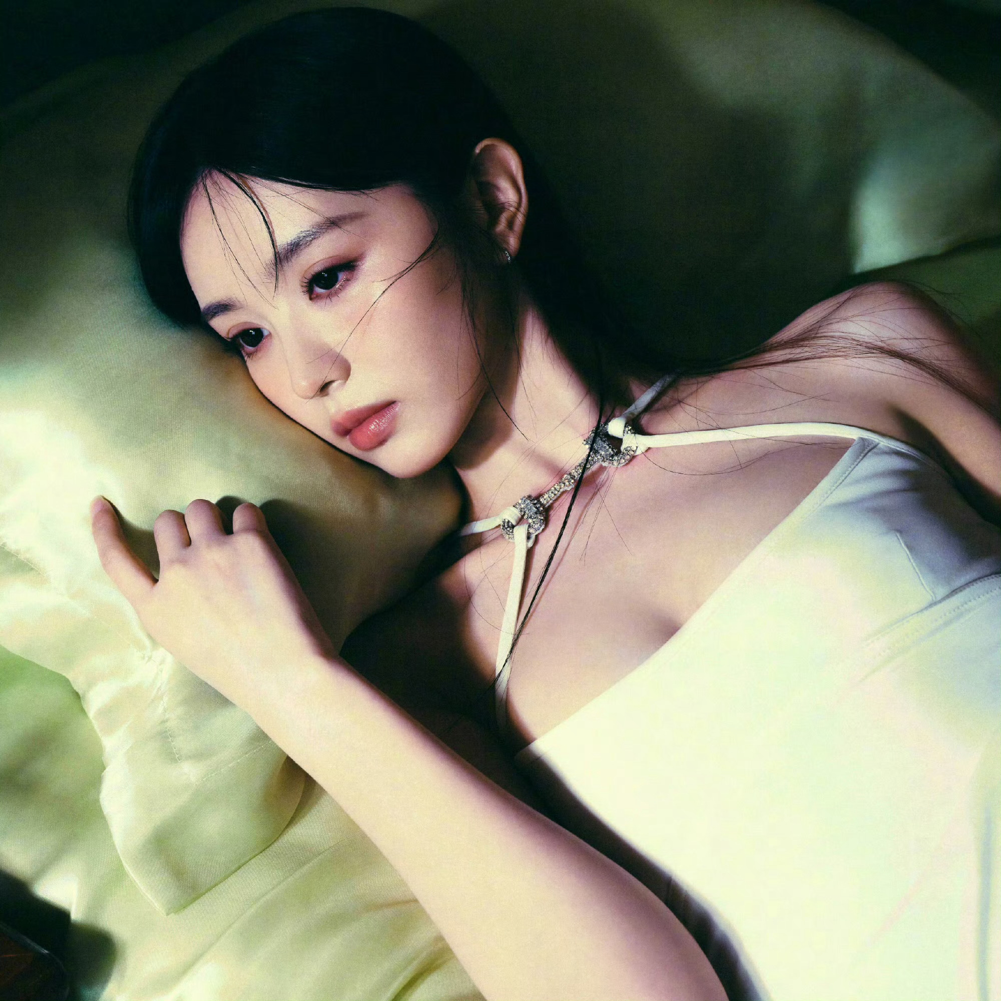 田曦薇 基因彩票彻底被小田家的遗传基因折服了！翻看她和父母的同框合照，完美融合父