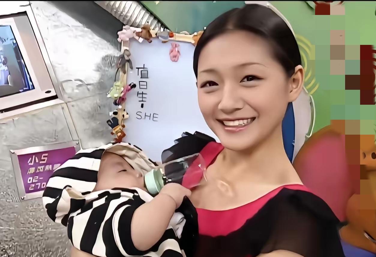 全网哗然的闪婚消息当年震惊众人，不少人以为只是一通电话的一时冲动。可回溯过往种种