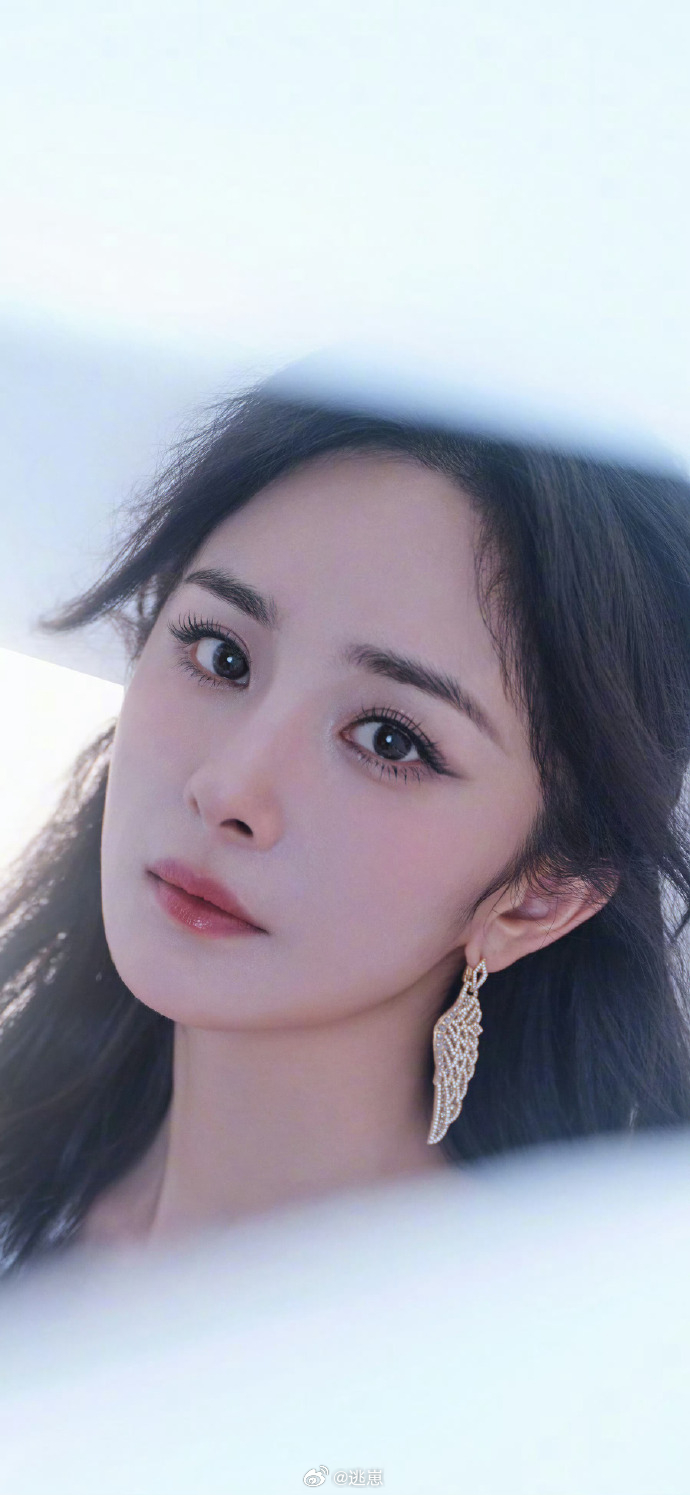 所有人感受杨幂的美貌  内娱需要幂的美！ 
