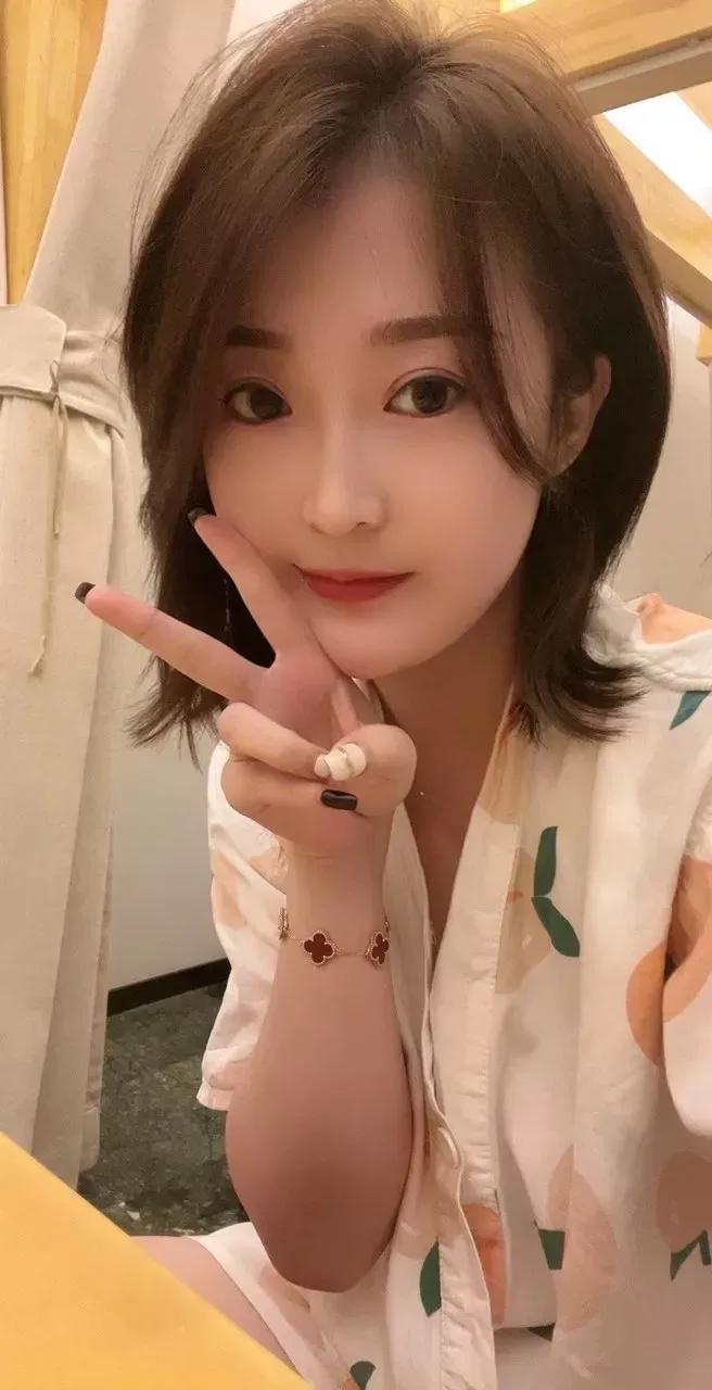 孩子的期末成绩摆在我的面前，那鲜红的分数，好像在挑衅我:你硕士又如何？孩子不争气