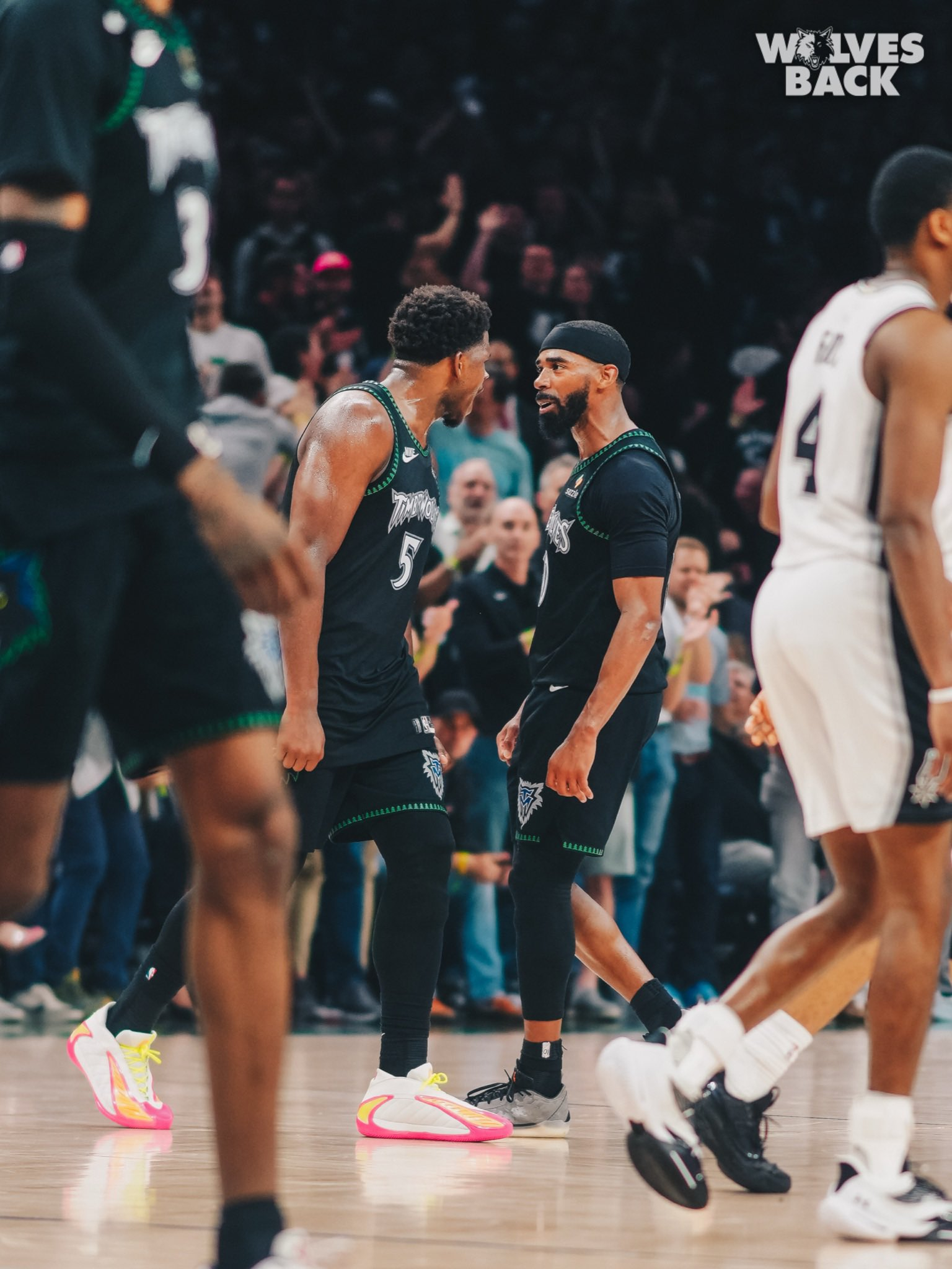 很可能是康利作为职业球员在 NBA 的最后一场比赛了，还是要感谢为明尼苏达做的贡