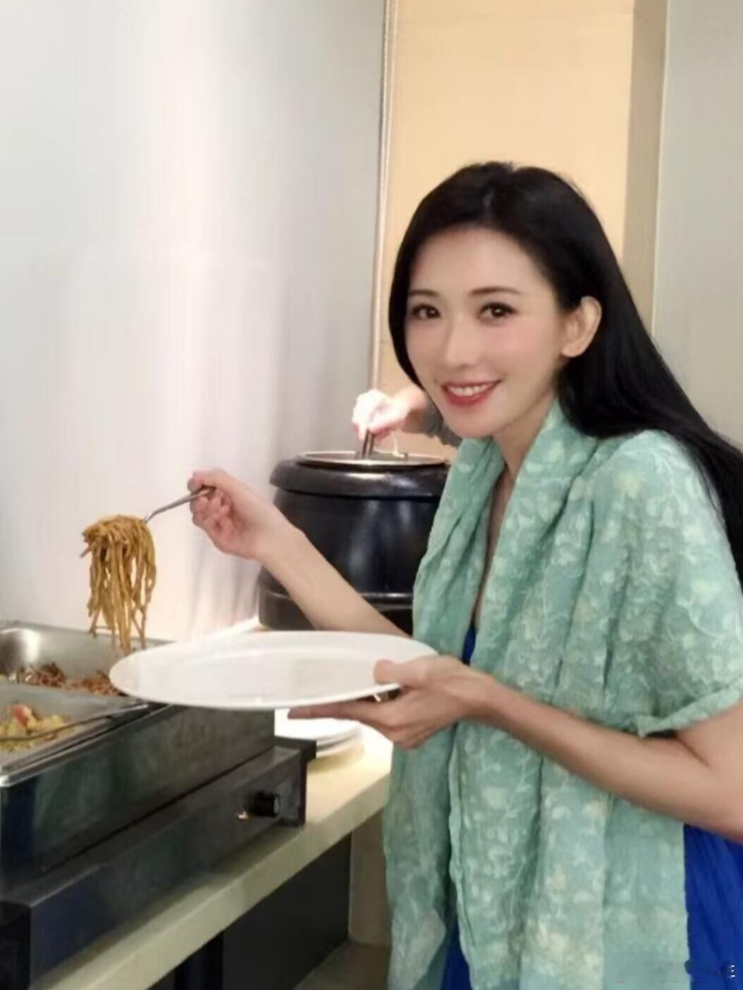 林志玲驰援广西水灾 林志玲捐赠驰援广西水灾，广西加油！ 林志玲捐赠驰援广西水灾