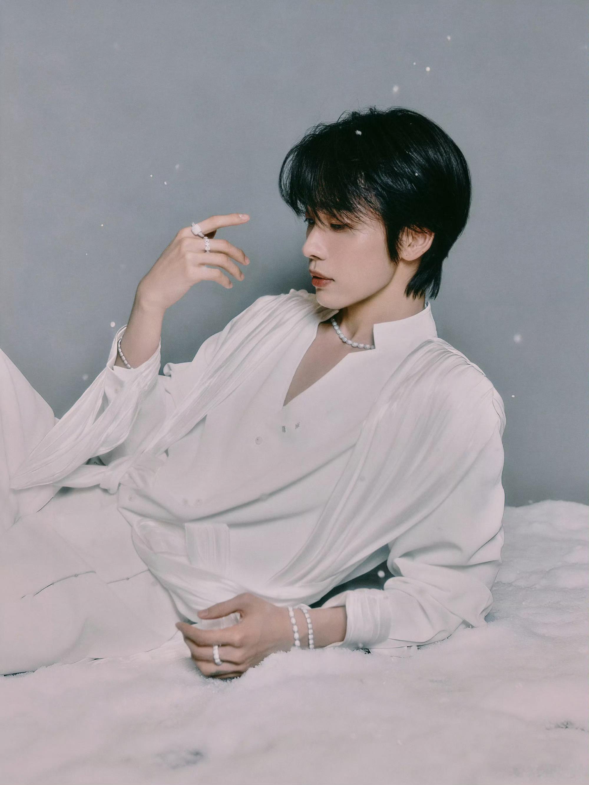 连淮伟  🎂连淮伟0318生日快乐 ✨送【连淮伟亲笔签名照1张】🎉小⭐️祝 