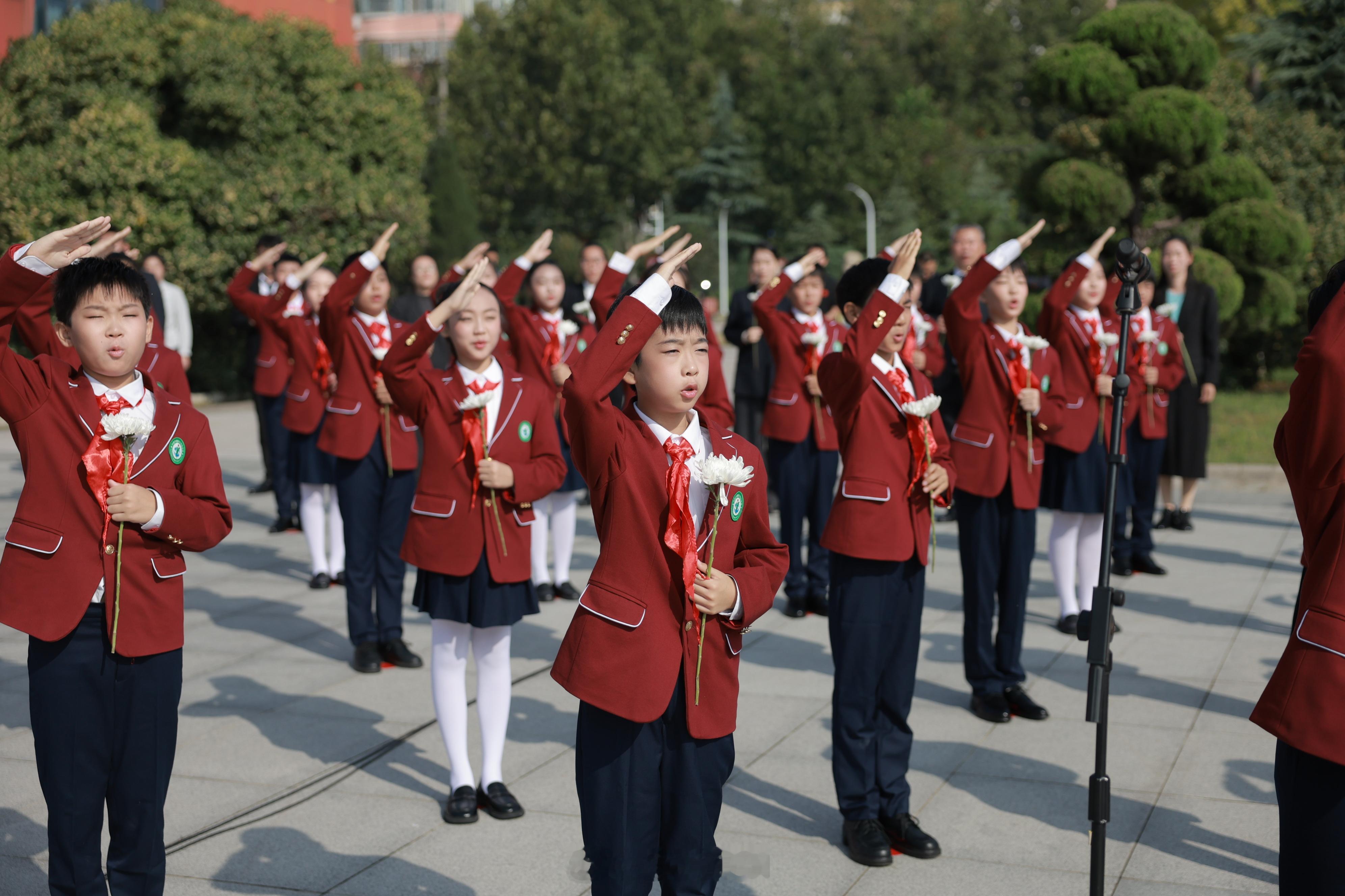 英烈盼望的明天正是我们的今天今天是9月30日，也是我国第十三个烈士纪念日。201
