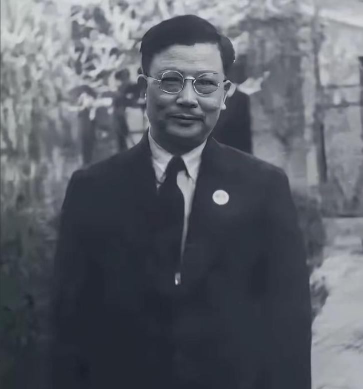 1943 年，一个害死 200 多人的大叛徒，找李克农自首，李克农与他聊了 3 
