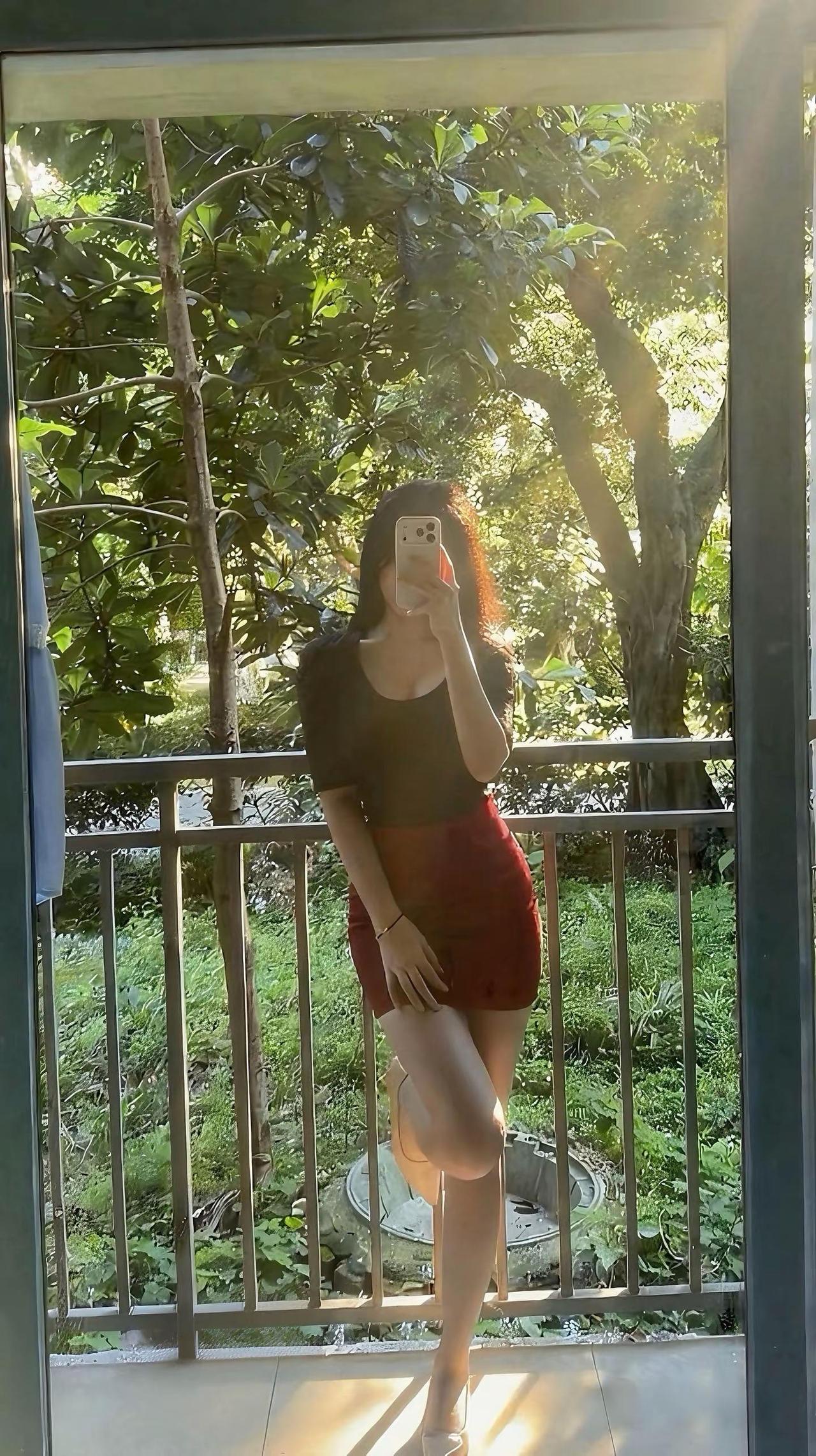 卖萌和装逼都好累 我就站在这里 爱上我行吗