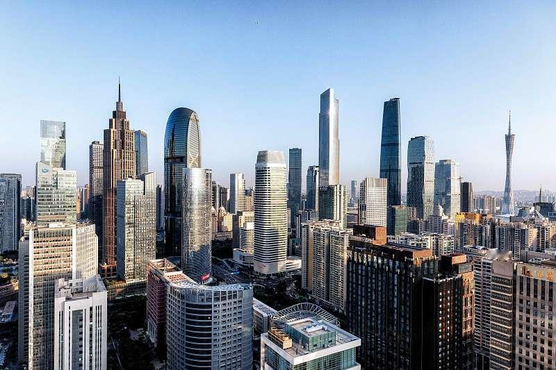 三四线城市的考生。高考一定要往一线城市考。

不管从哪个角度看。
在一线城市的眼