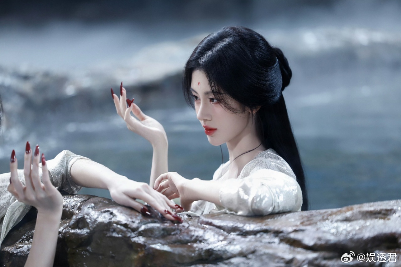 鞠婧祎蚊子视角头像鞠婧祎问我家孩子能当童模吗 月鳞绮纪宣发也太有梗了，亲自下场换