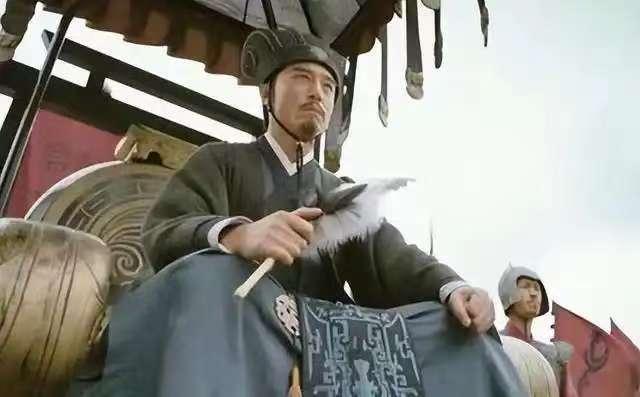 诸葛亮双腿健全，为什么要坐轮椅？原来有两个原因！
 
你敢信吗？三国顶流谋士诸葛