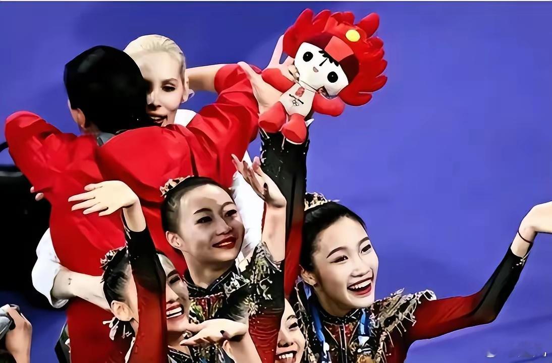 带领中国女子艺术体操获得奥运冠军的俄罗斯美女教练阿纳斯塔西娅很喜欢中国啊，在中国
