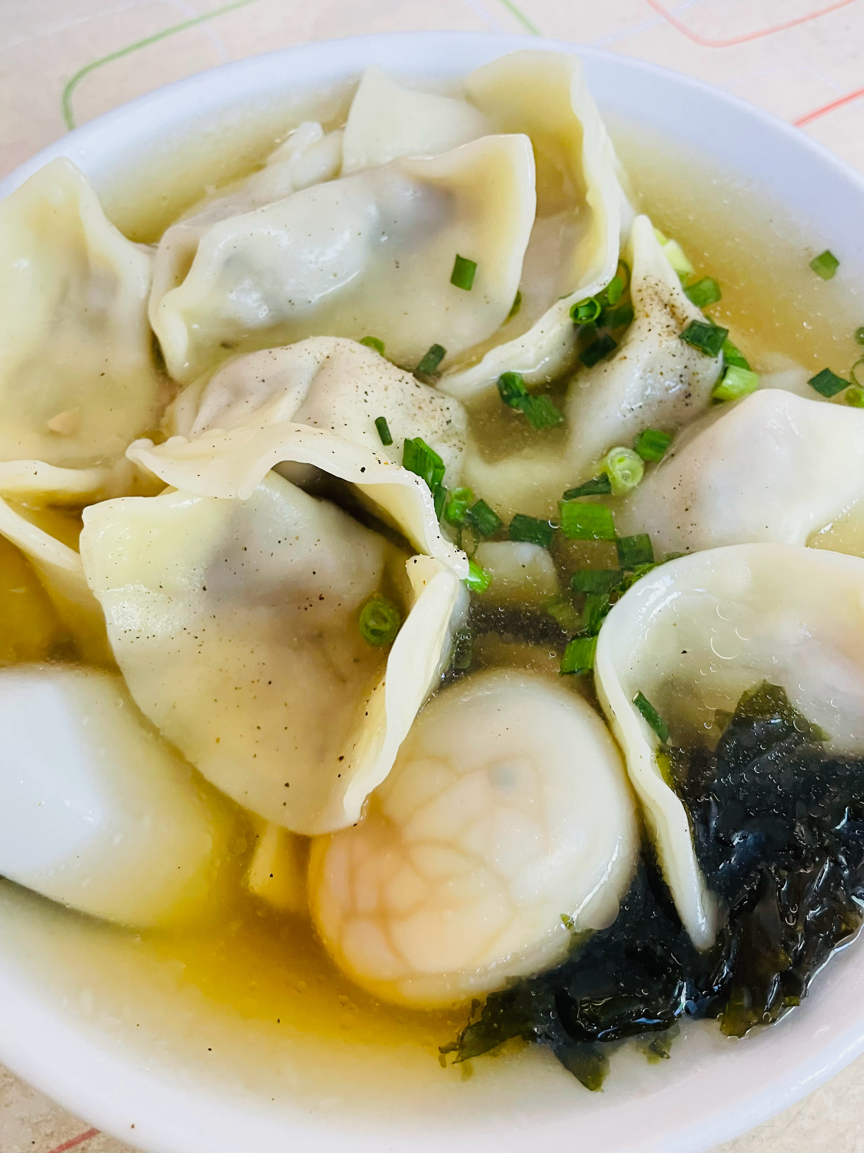 早餐我们吃了宁国有名的馄饨，挺好吃的。 宁国·宁国市河沥溪老街
