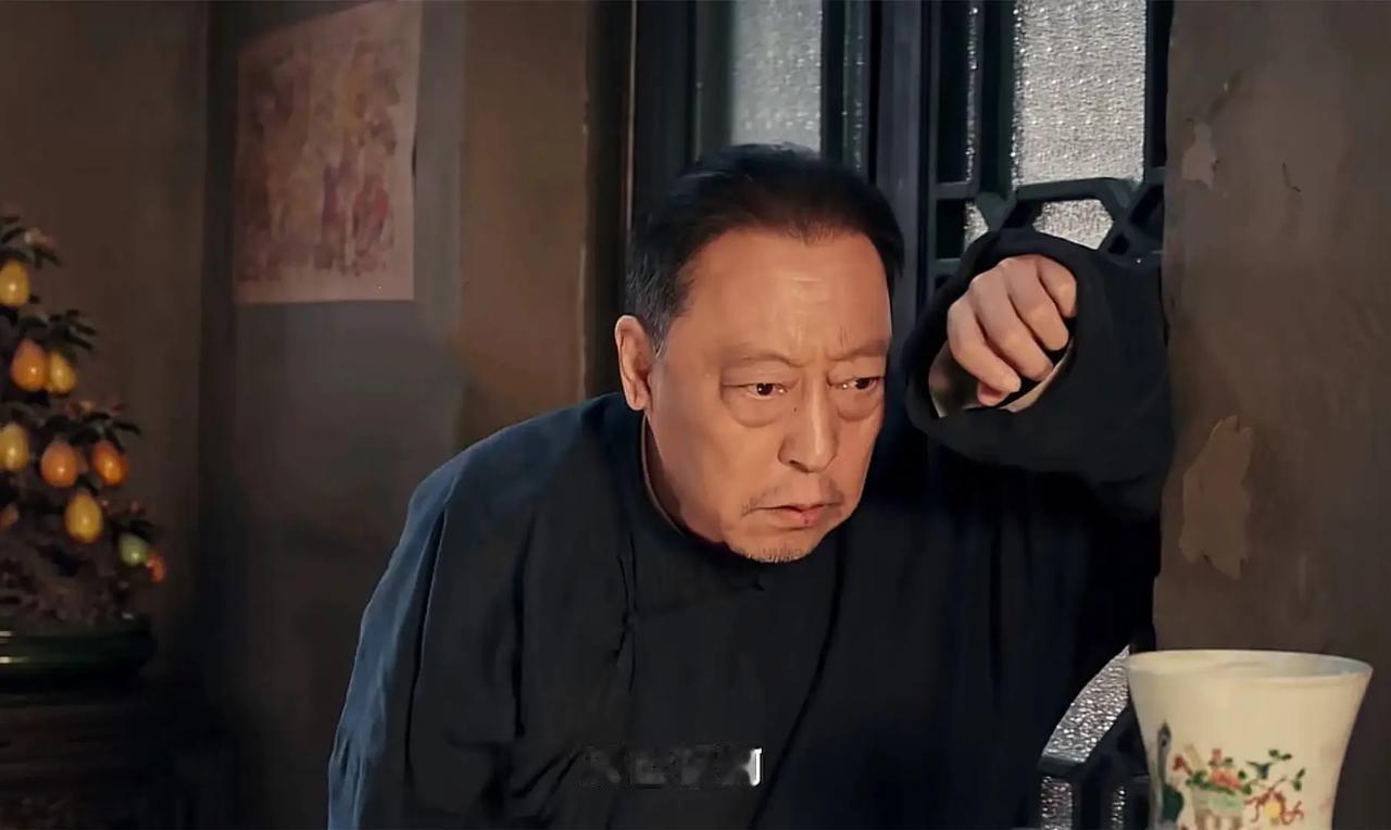 10岁的女儿和我一起看《生万物》，看到绣绣被绑架了，她爹却不去救，就说为什么，那