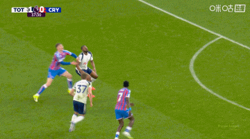 范德芬染红！热刺本赛季英超第4次吃到红牌，仅次于切尔西的7次