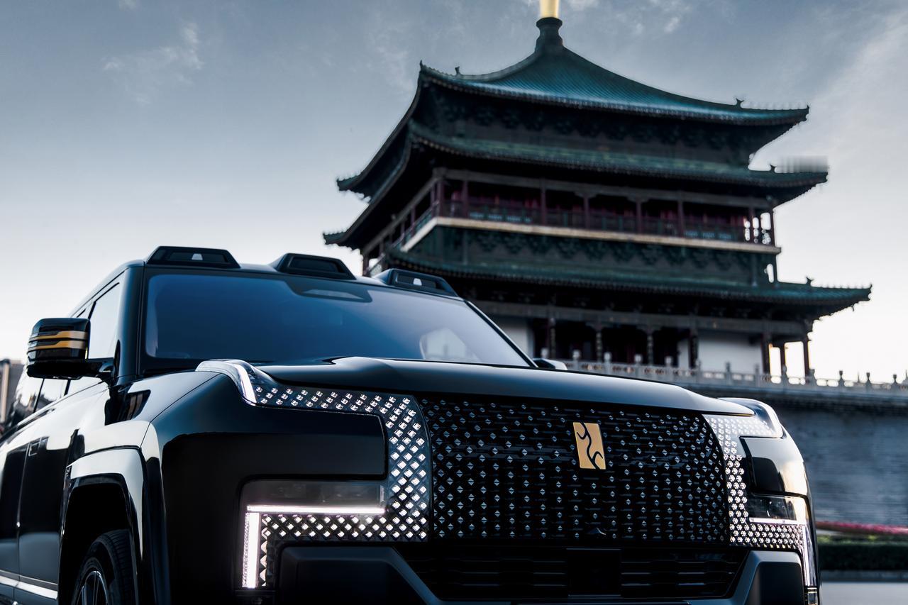 牛不牛！
2023年，比亚迪仰望卖了2001台
2024年，比亚迪仰望卖了743