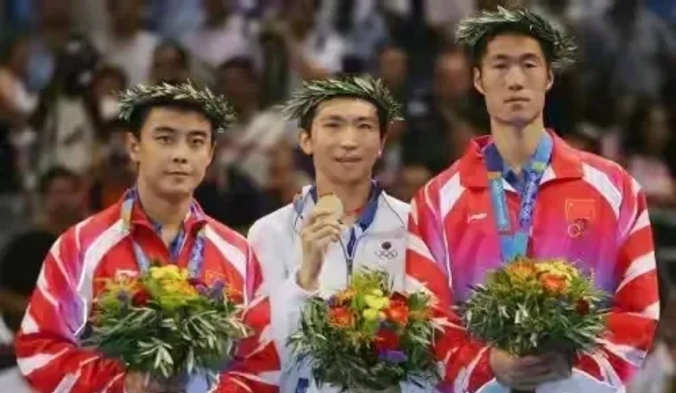 凭良心说，柳承敏如果碰上王励勤，04年奥运会金牌，肯定拿不到了[玫瑰]因为柳承敏