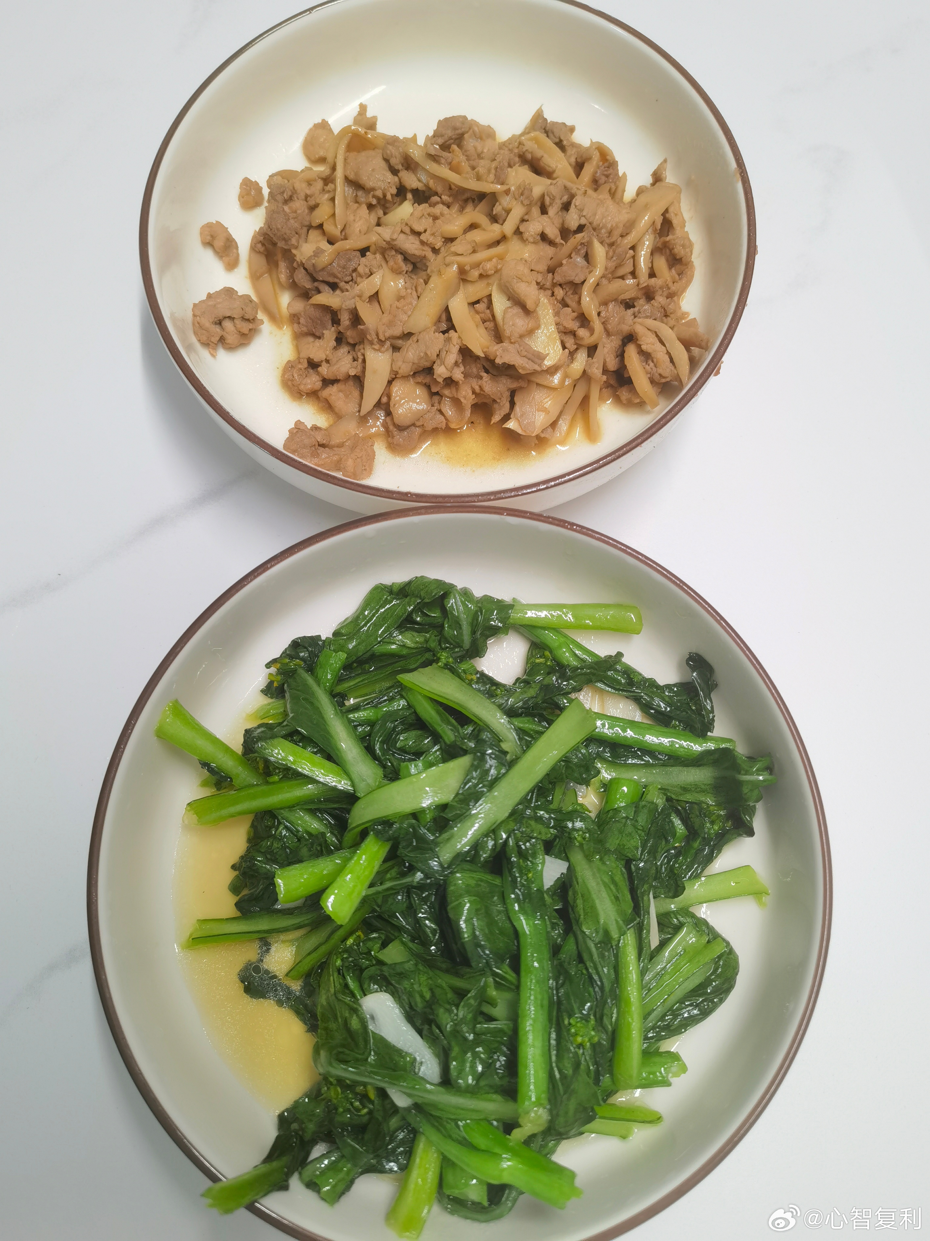 今天的午餐有点晚，但也要吃的营养均衡～ 