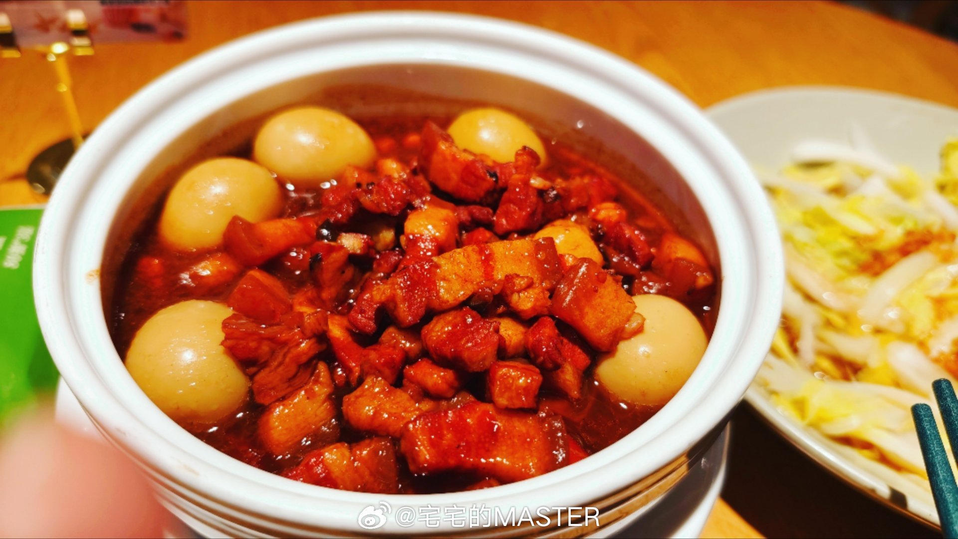 工作日最后一天了 这卤肉饭量有点少 上海·龙阳广场