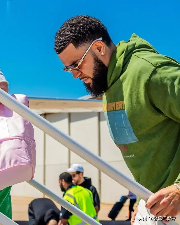 美国著名篮球评论员帕金斯真是太懂球了！最近帕金斯在参加的一个节目中，聊到了火箭球