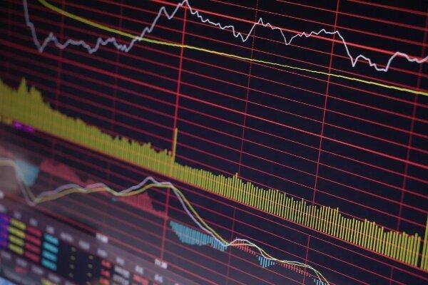 上周，我见了一位老客户。60岁，退休教师，一辈子省吃俭用攒了45万。她拿着一张写