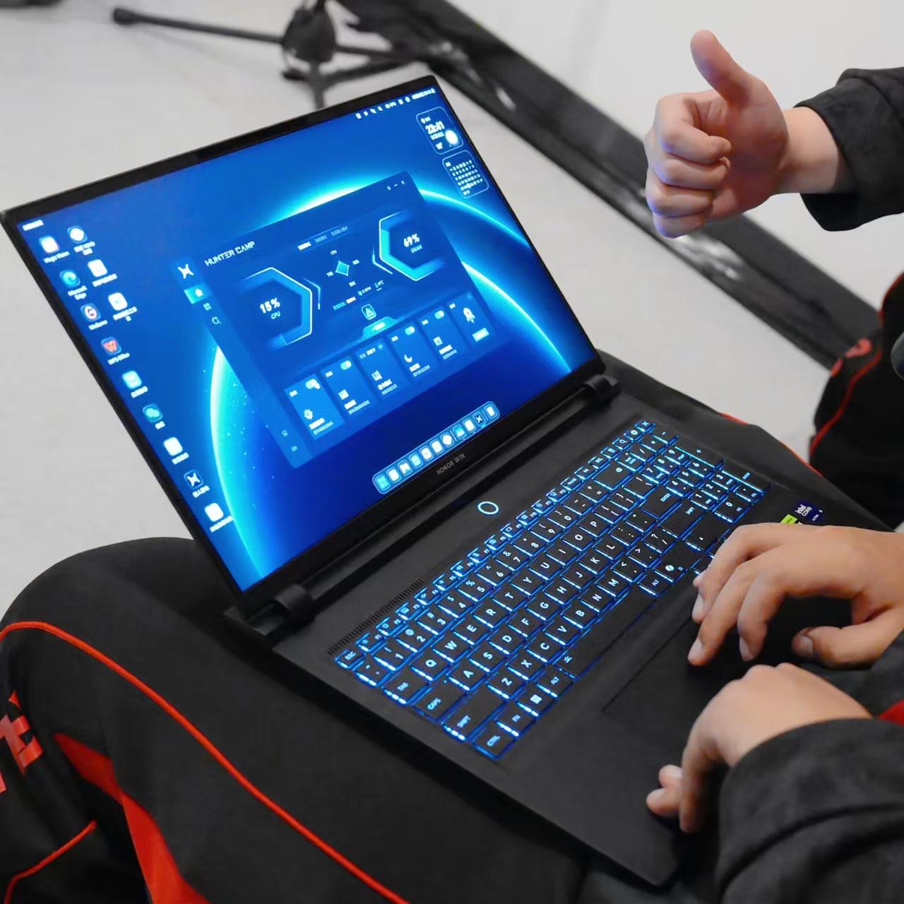 产品硬核｜250W性能释放，三角洲联赛指定用机。
 
荣耀WIN游戏本定档4月2