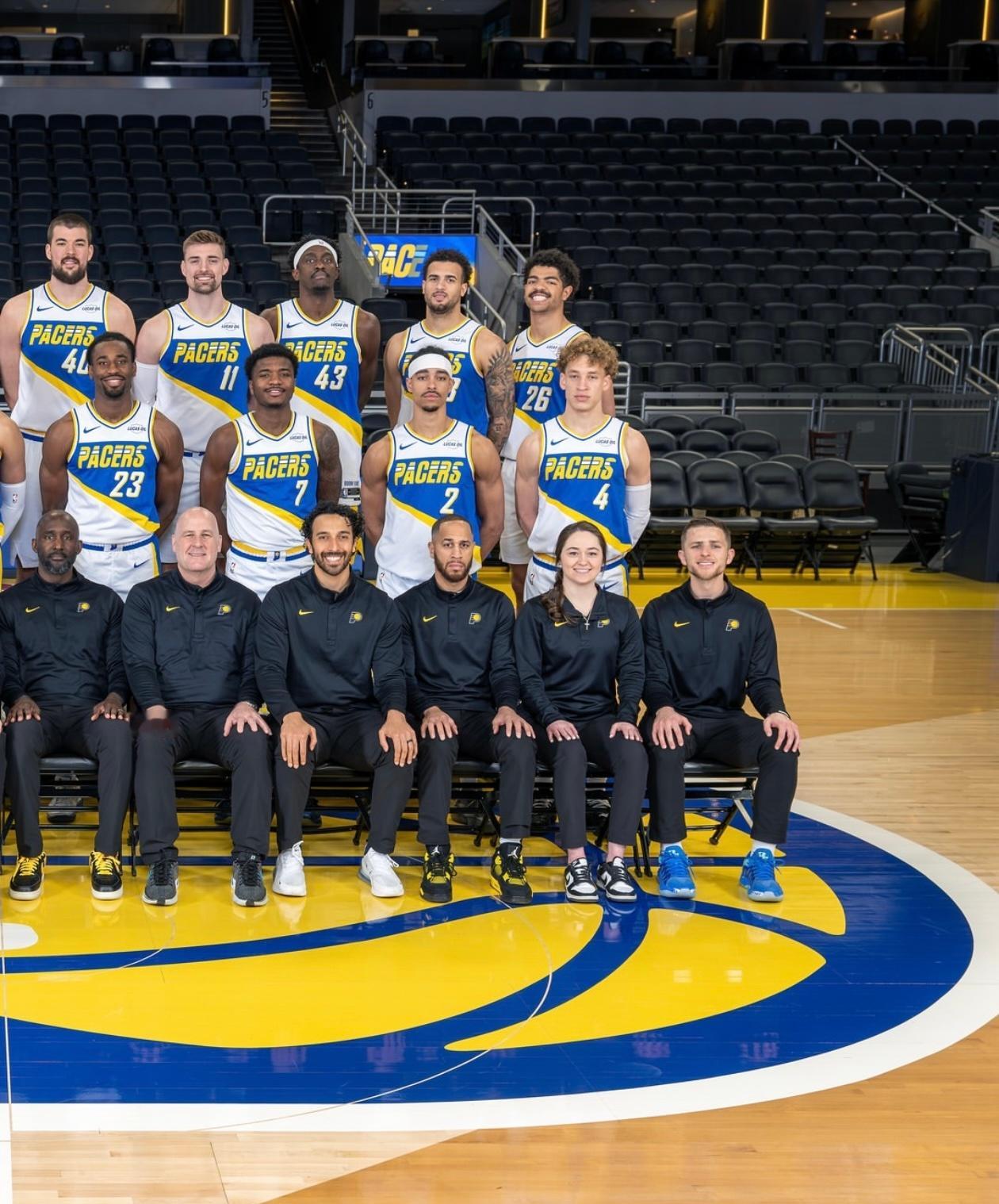 篮天下 2025-26赛季 | 印第安纳步行者球队合影📸Images via 