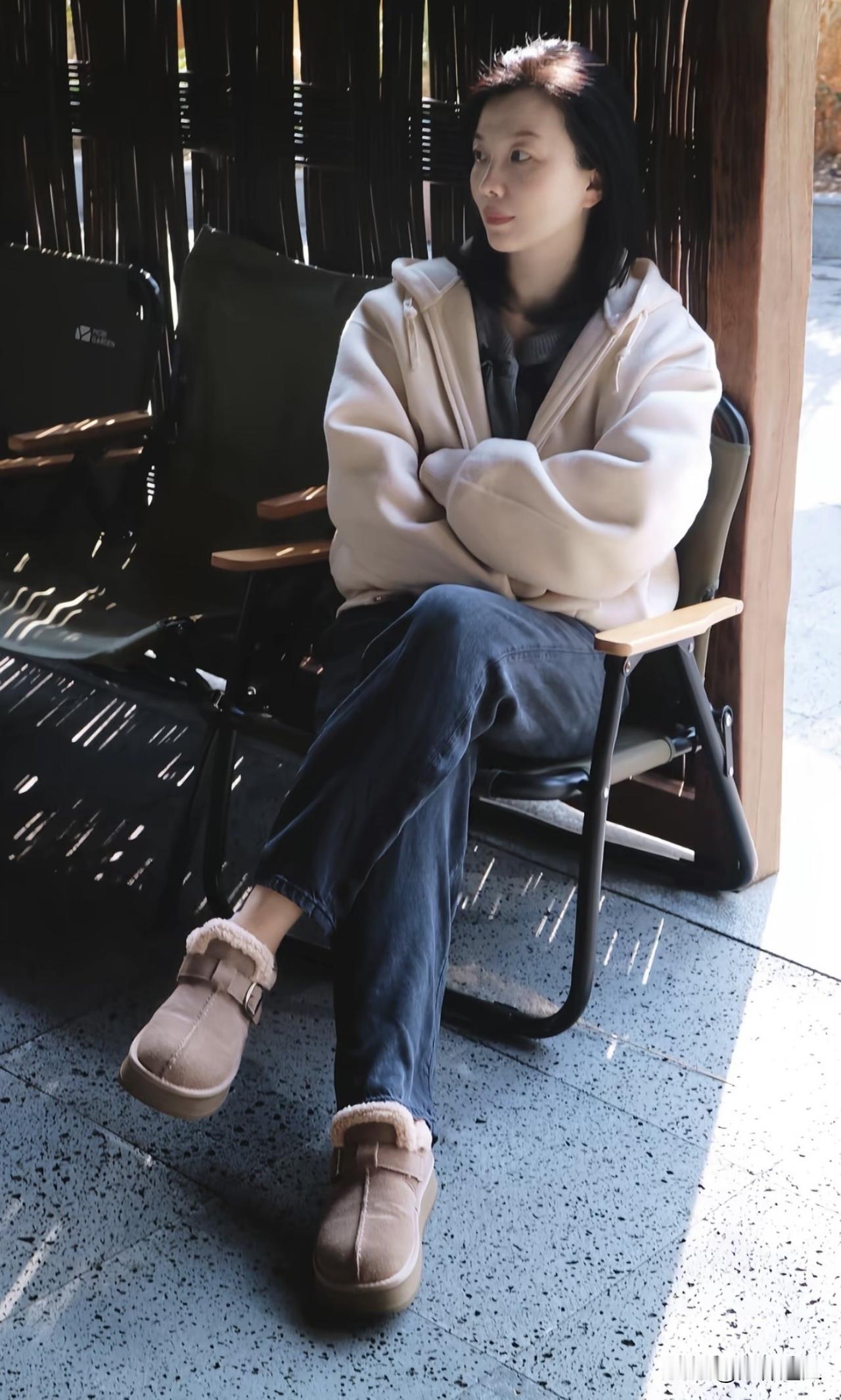 你焦虑了半生，其实半点意义都没有。

古代读书人中流传着一句话：得意学孔孟，失意