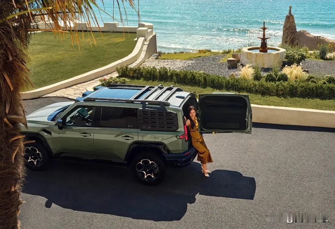 当猛士的军工级越野基因，遇上了华为全栈智能科技，注定会掀起一场关于“智能越野”的