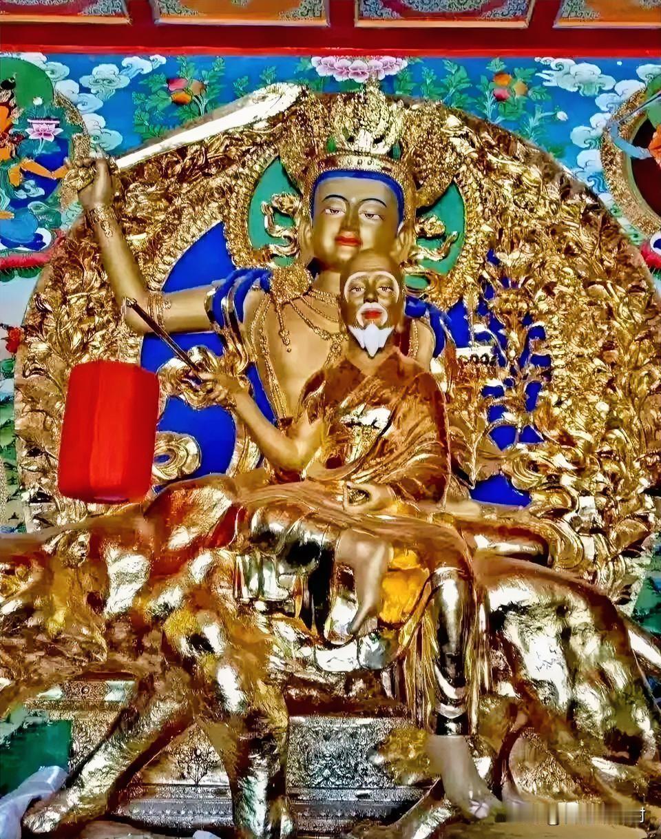 五台山吉祥寺｜一尊提灯的老文殊，全国仅此一处
 
五台山的文殊，你或许见过骑青狮