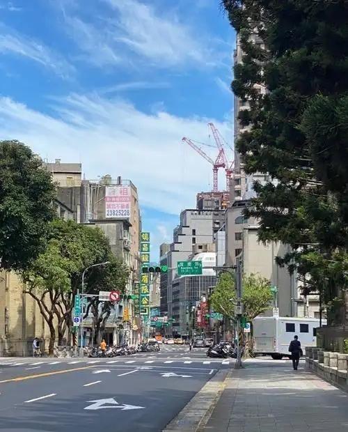 统一真的要来了？中央最近发了个新消息，没提和平统一，也没说一国两制，就八个字，推