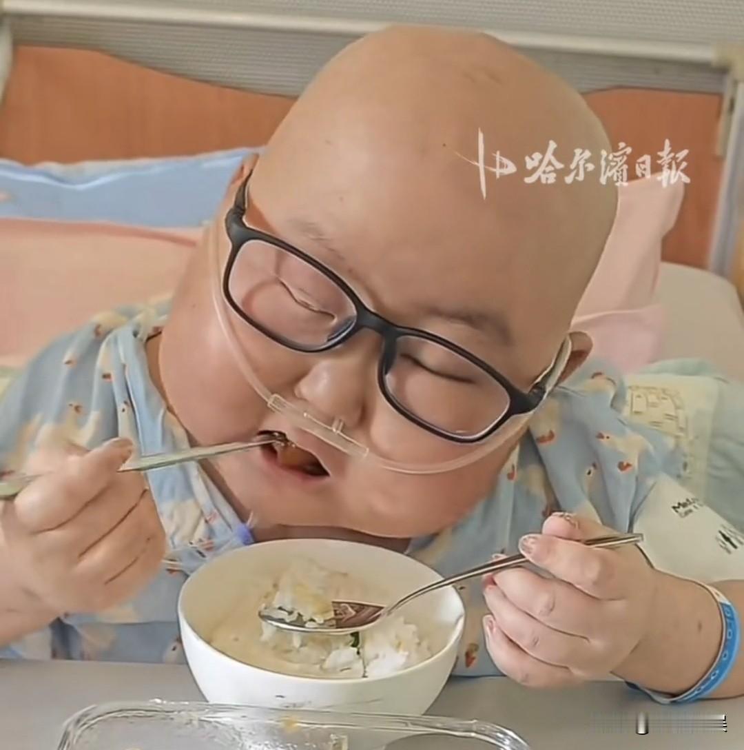 网红为博取流量肆意侮辱、辱骂10岁抗癌男童，父亲顺着网线千里维权，网红终于等来银