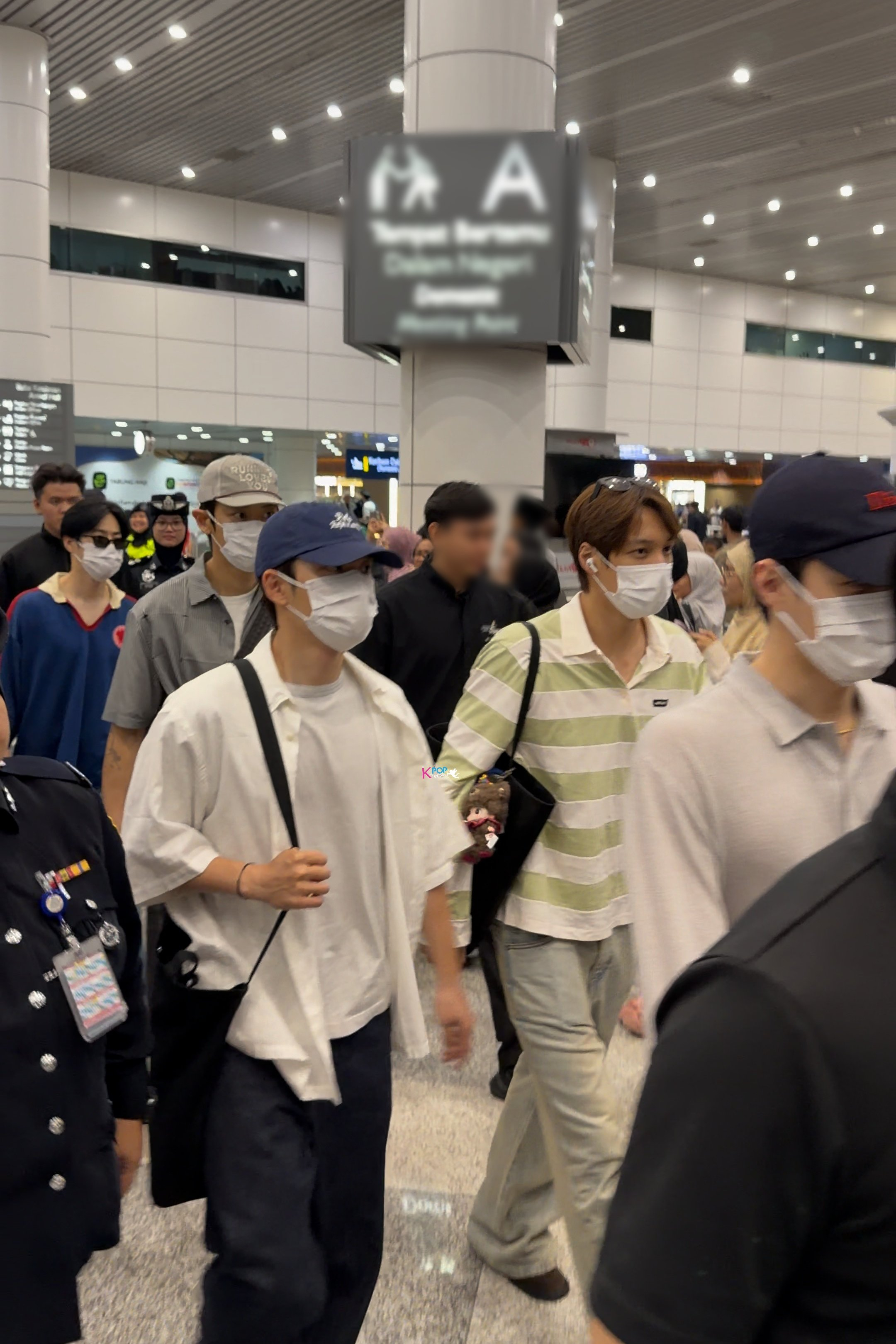 金钟仁 .金钟仁lacoste品牌大使【图片】260619 吉隆坡机场 到达【M