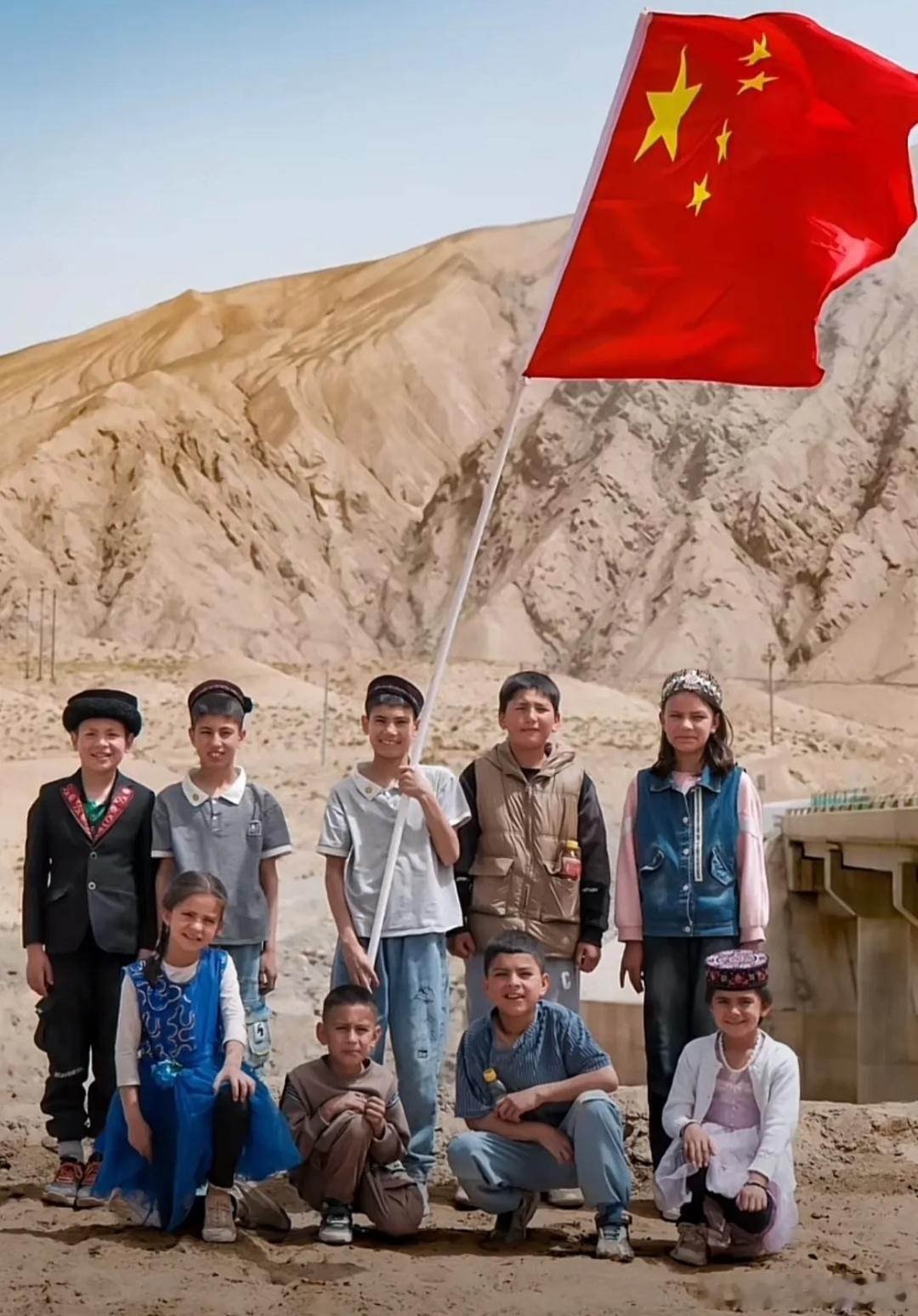 被塔吉克族四代人戍边故事整破防了  帕米尔高原的塔吉克族，如翱翔的雄鹰俯瞰国境。