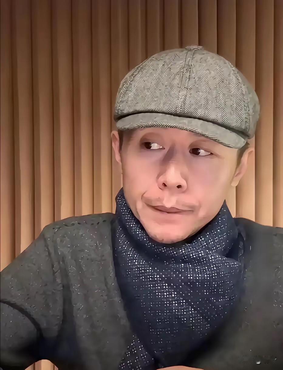 深耕直播两千余场，大冰选择短暂停播休整身心
 
累计开播两千八百余场直播，线上连