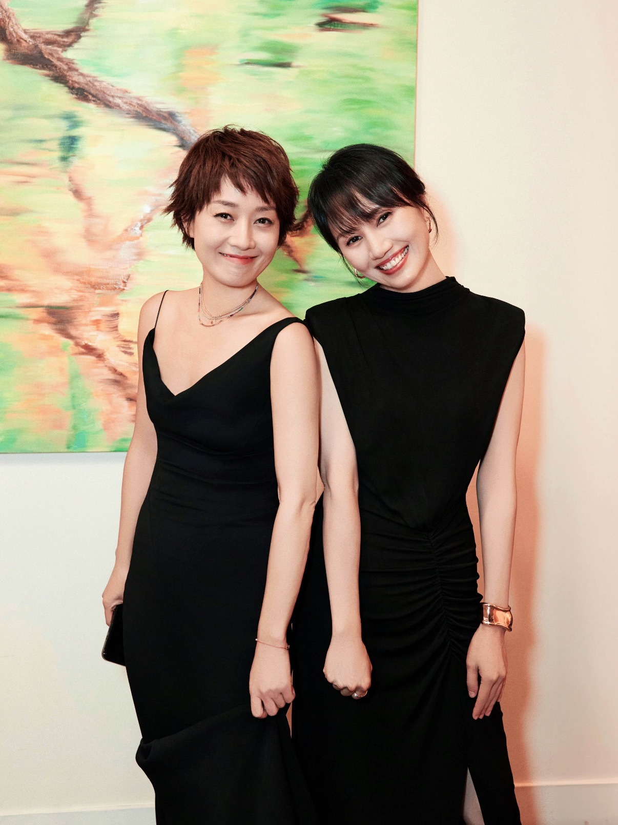 这下贺涵能老实了吧，不行唐晶罗子君你俩在一起呢，非得要他贺涵吗 