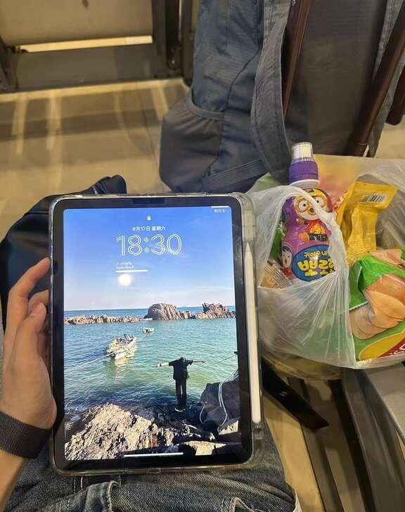 大家出去玩都会带平板嘛！
突然就觉得出门带iPad好爽！除开有点重之外，但是手机