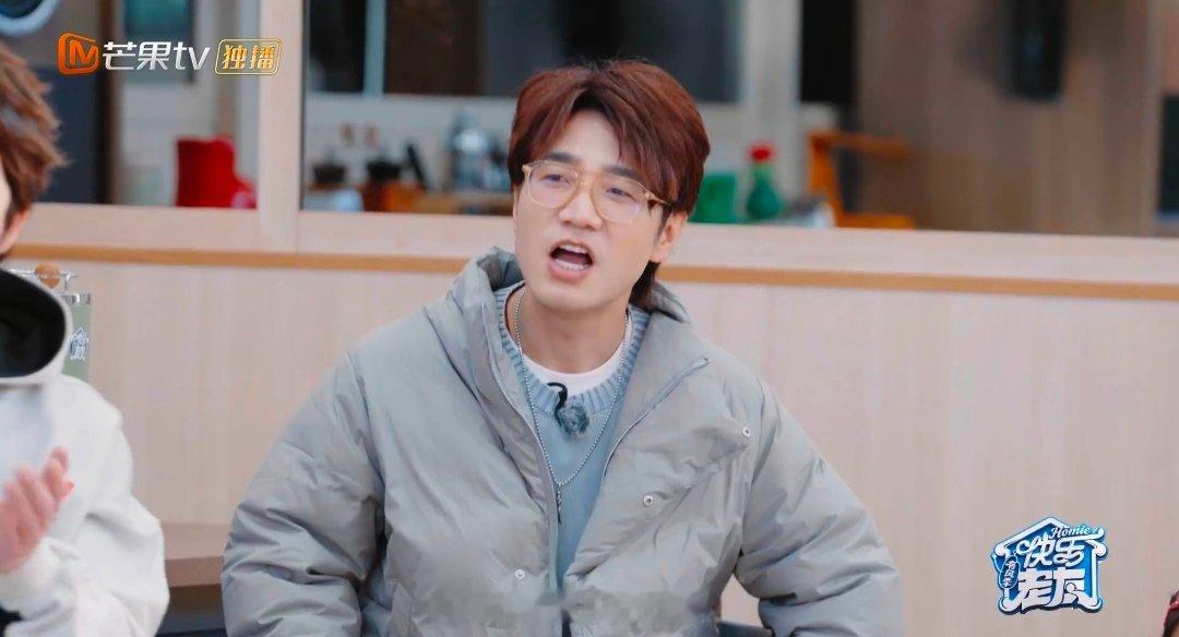 谁给苏醒在魔术界报班上了快乐老友记 这哪里是逗小朋友，分明是专业魔术秀！每个道具