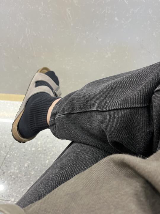 有人跟我一样就喜欢穿拖鞋出门的吗哈哈哈