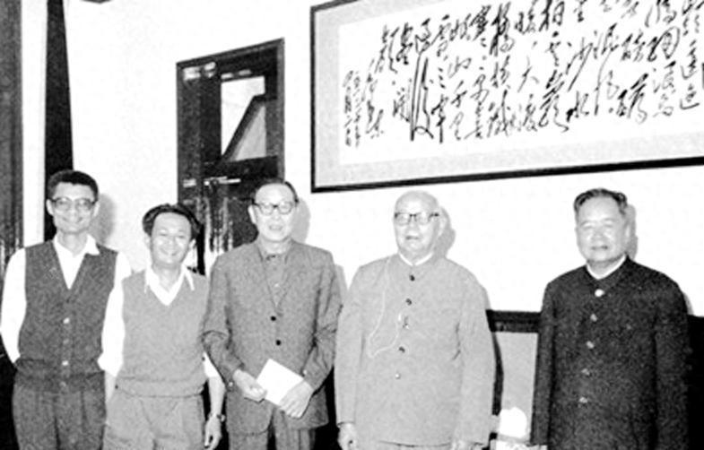 1978年华侨商人唐纳回到祖国，受到两位中央首长特别接见，他背后的身份到底是什么